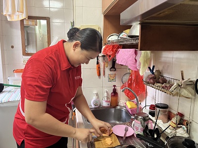 HPC= staff preparing meals_lowres HPC= staff preparing meals_lowres