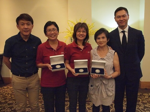 awardgroup with CEO and james awardgroup with CEO and james